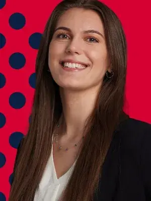 A portrait image of Leyla Ozcan, MSc Global Strategy and Sustainability graduate. 